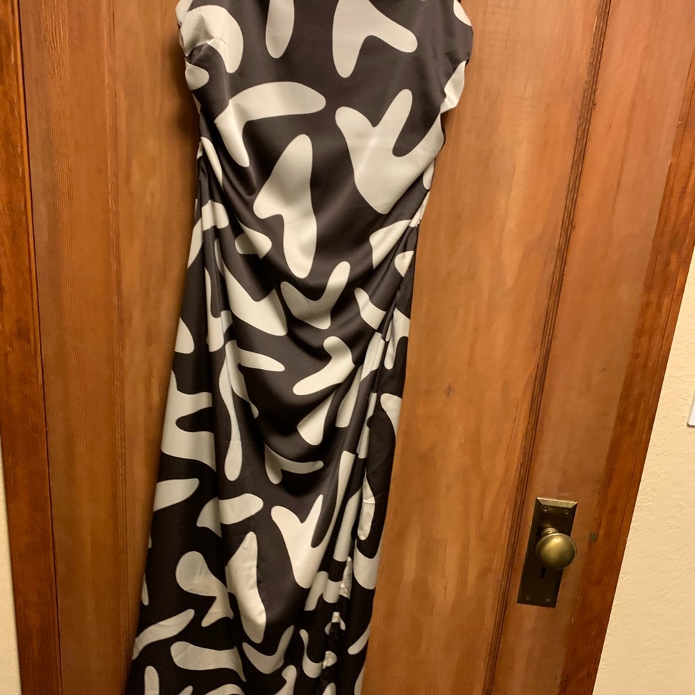 Spaghetti strap silky soft slip dress 
Side high slit-Black & cream.